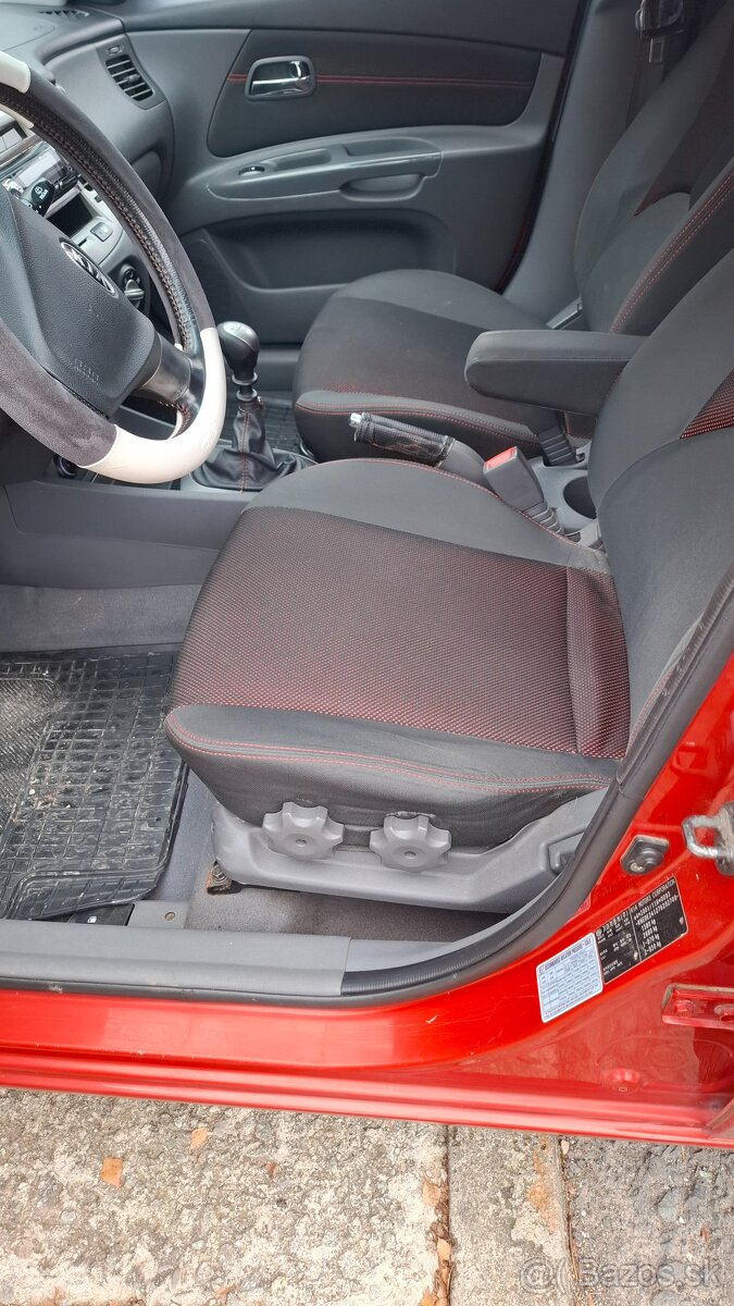 Kia Rio 1.4 71kw rv.2007 - 6