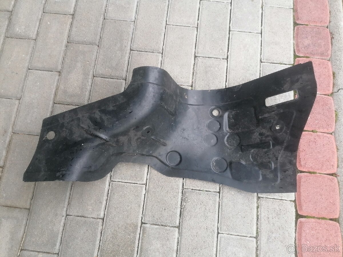 Stĺpik stredový Fabia1, ľavý - 6