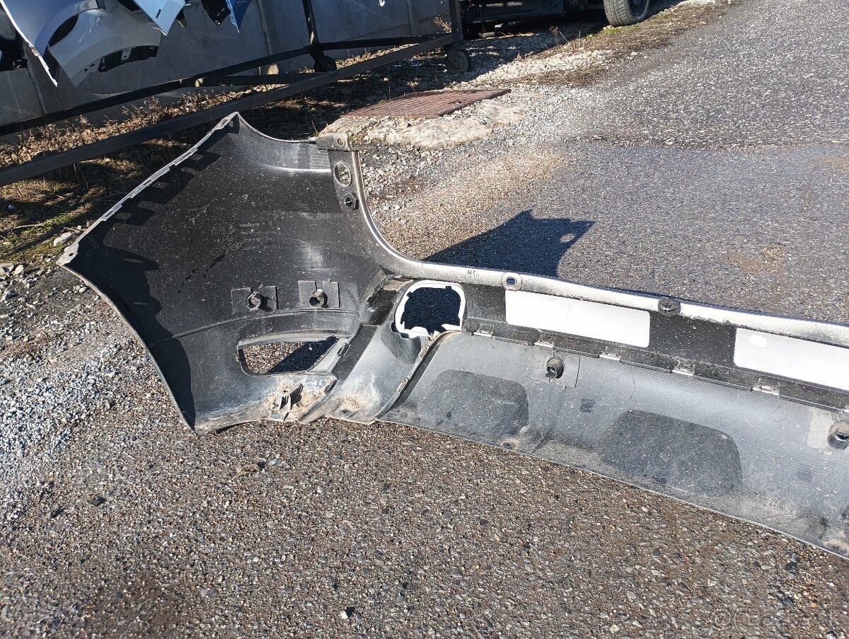 Zadný nárazník Dacia Duster 2 - 6