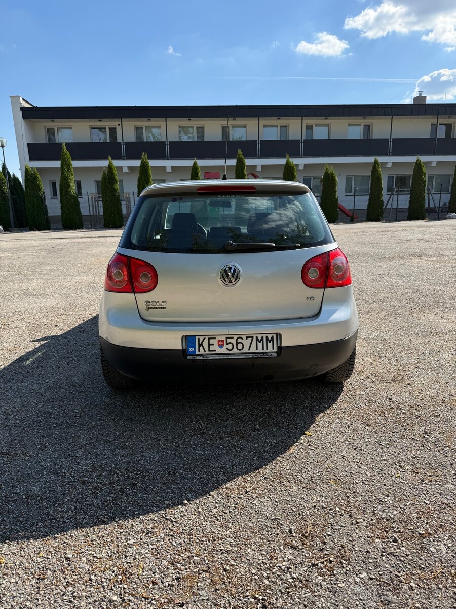 Volkswagen Golf V 1.6 Benzín 2008 - 6