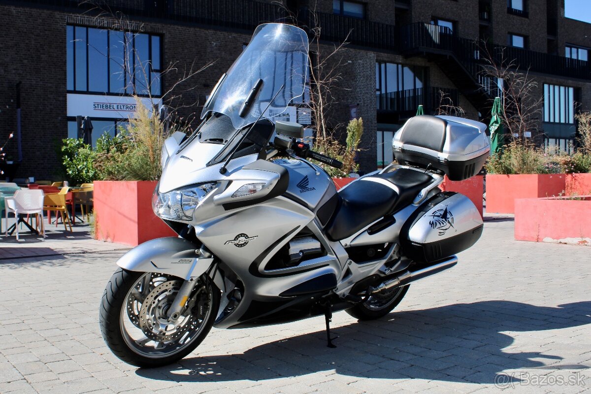 Honda ST 1300 Pan European - 6