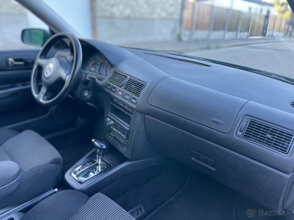 VW Golf IV 2.3 VR5 AUTOMAT - 6