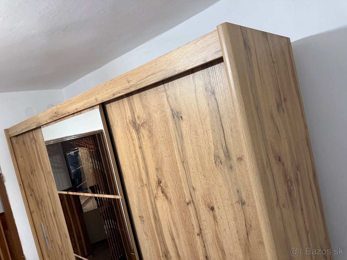 Šatníková skriňa - 6