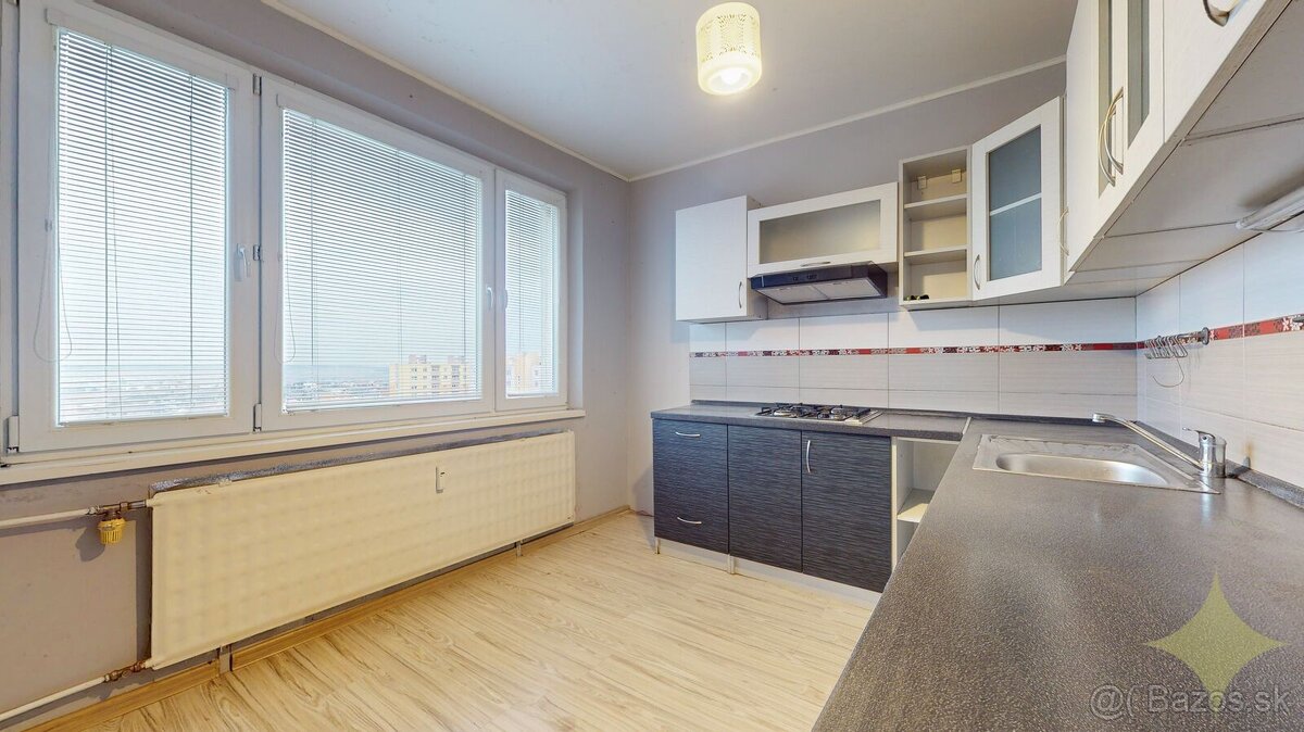 Na predaj 3 izbový byt v Lučenci na Rúbanisku III na 8/12 po - 6