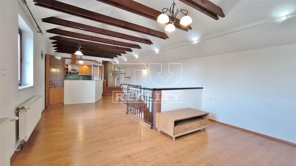 Rodinný dom - 2 samostatné byty, priestranná terasa a... - 6