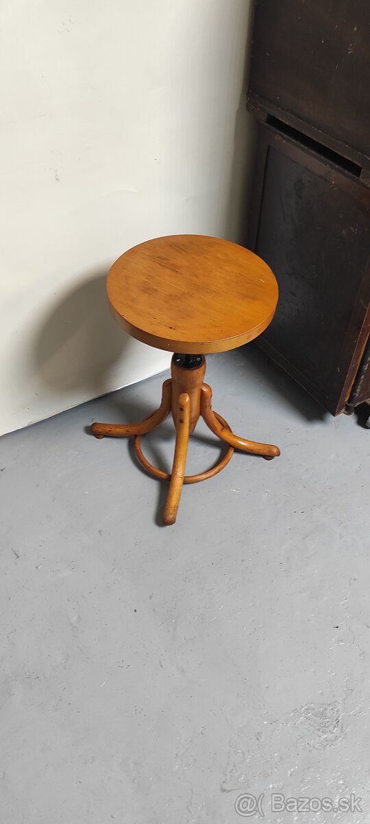 Stolička otočná - 6