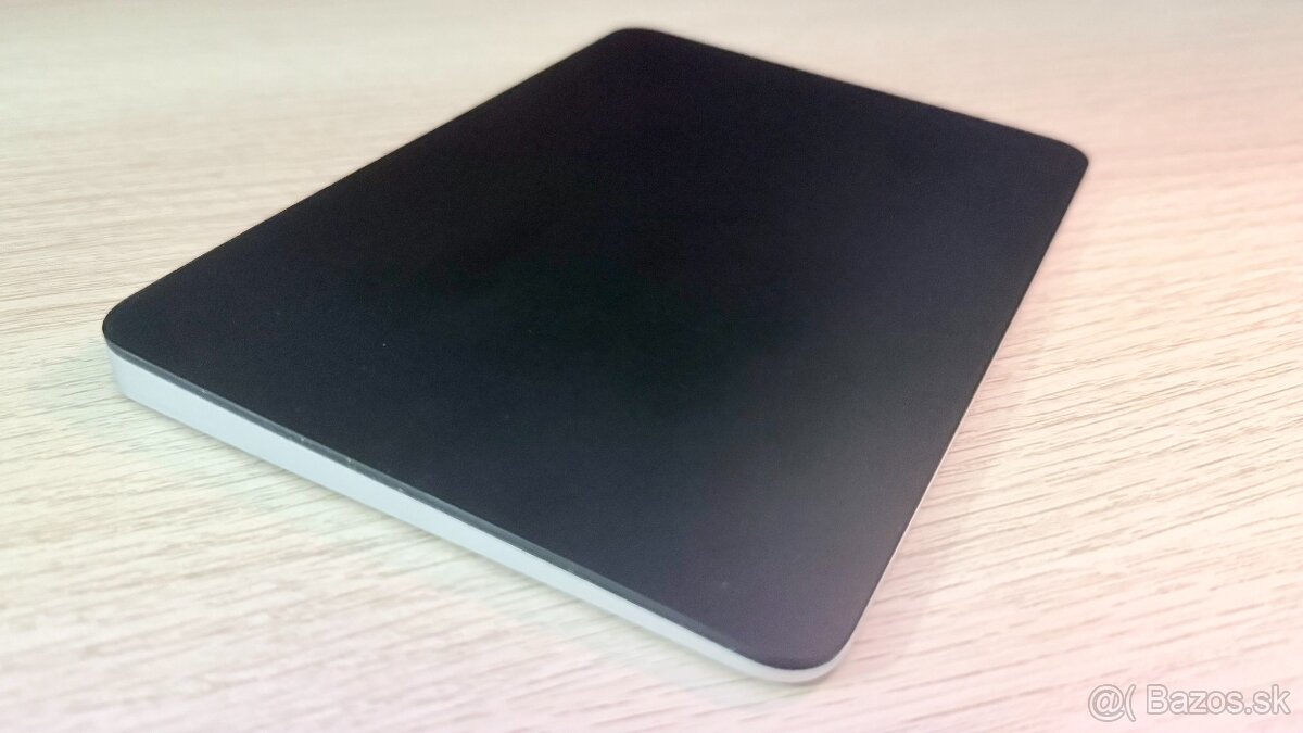 Apple Magic Trackpad 2024 – Čierny - 6