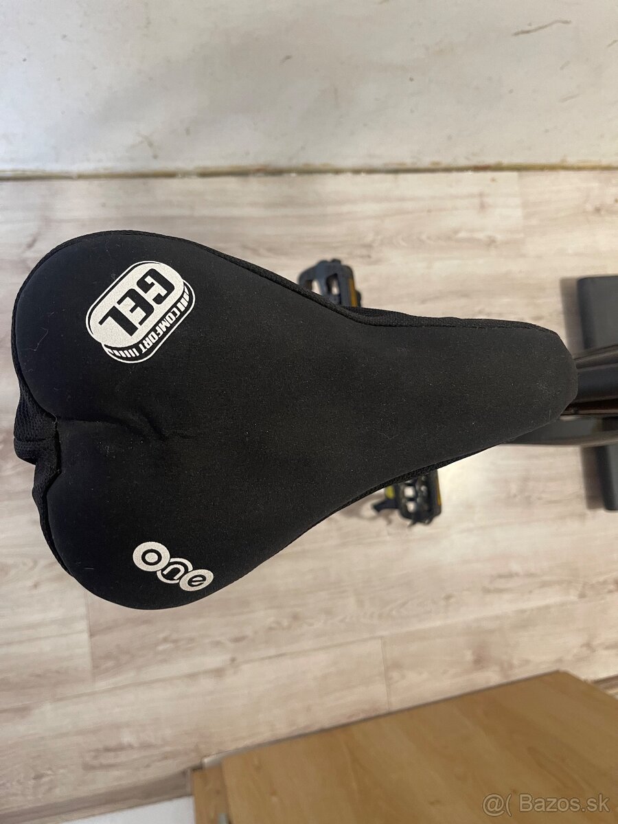 Predám spinningový trenažér Housefit Astra - 6