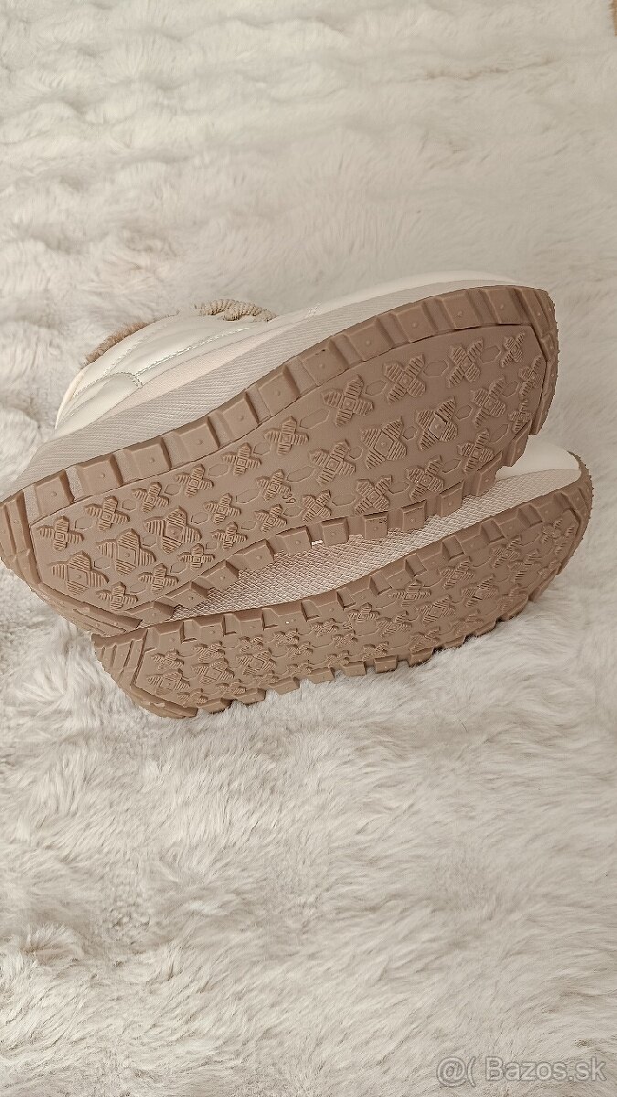 Nové dámske zateplené tenisky platforma krémové veľkosť 37 - 6