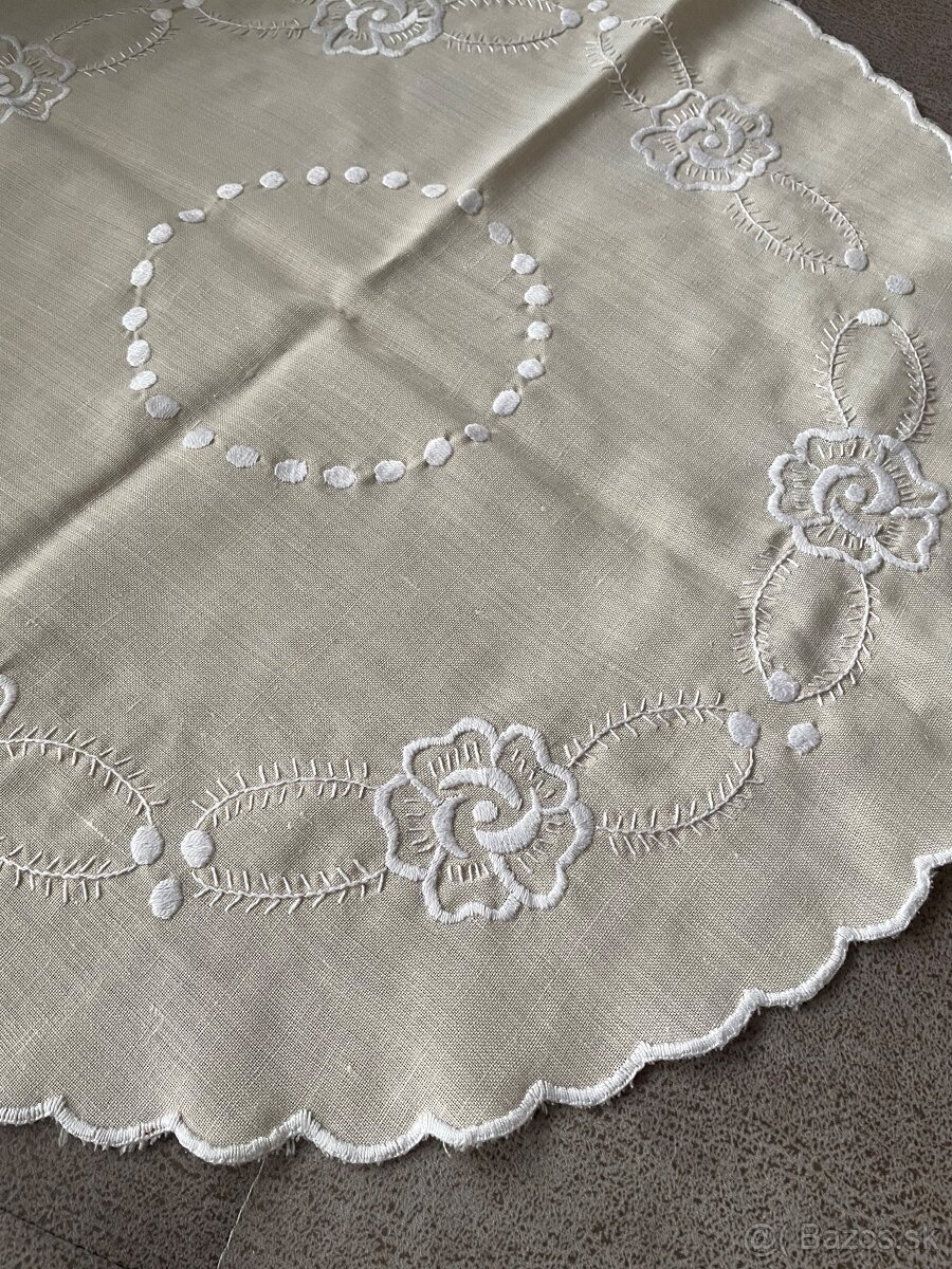 Okrúhly retro obrus - 6