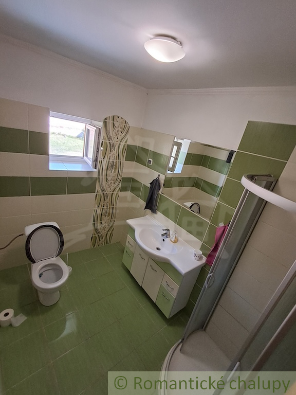 Domček s veľkolepým pozemkom neďaleko Nových Zámkov, o obc - 6