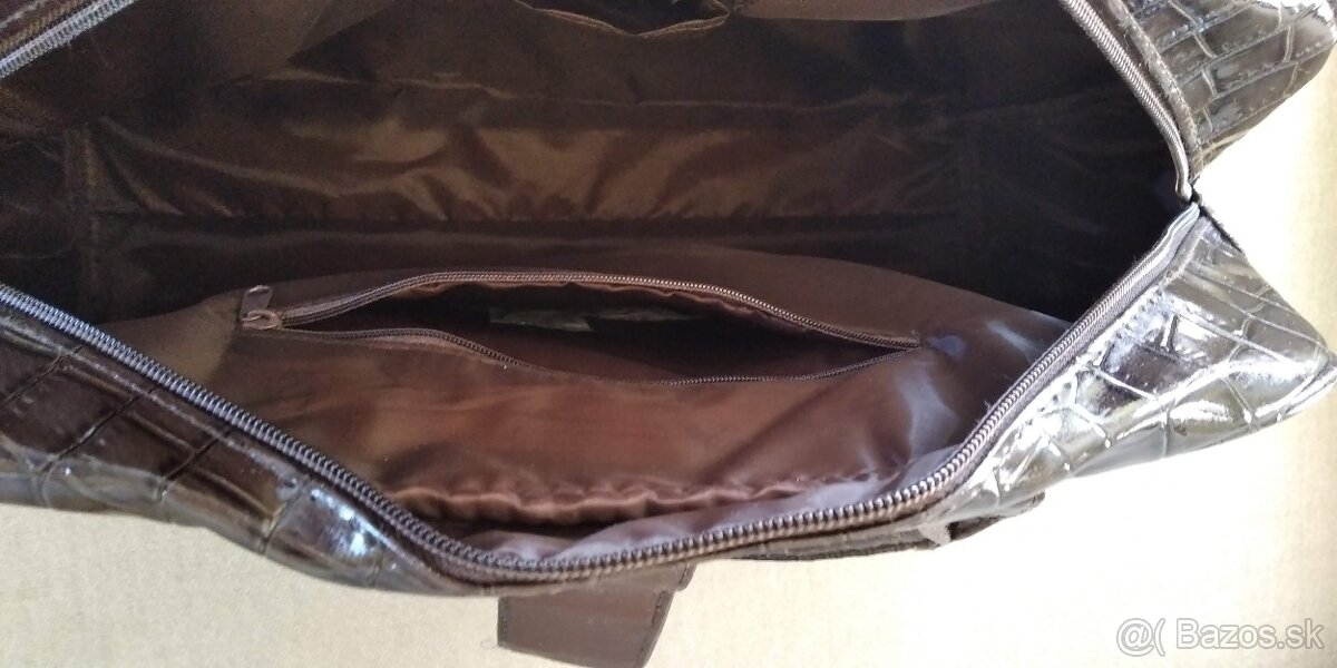 Hnedá lesklá kabelka - 6