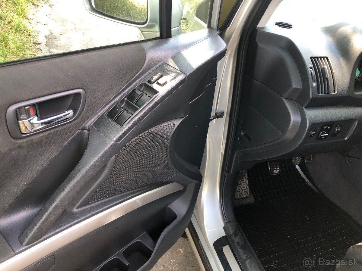 Toyota verso corolla - 6