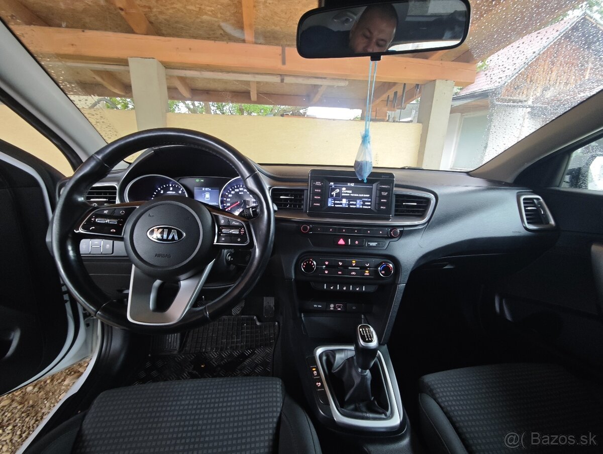 Kia ceed 1.6 crdi 85 kw , diesel . r.v.2018 - 6