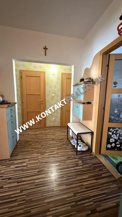 3 izb. byt, ulica SNP Sečovce 72 m2, lodžia, čiast. rek. - 6