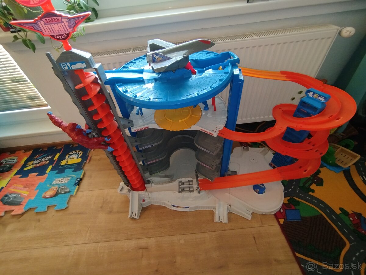 Mattel Hot Wheels Super ultimátna mega garáž - 6