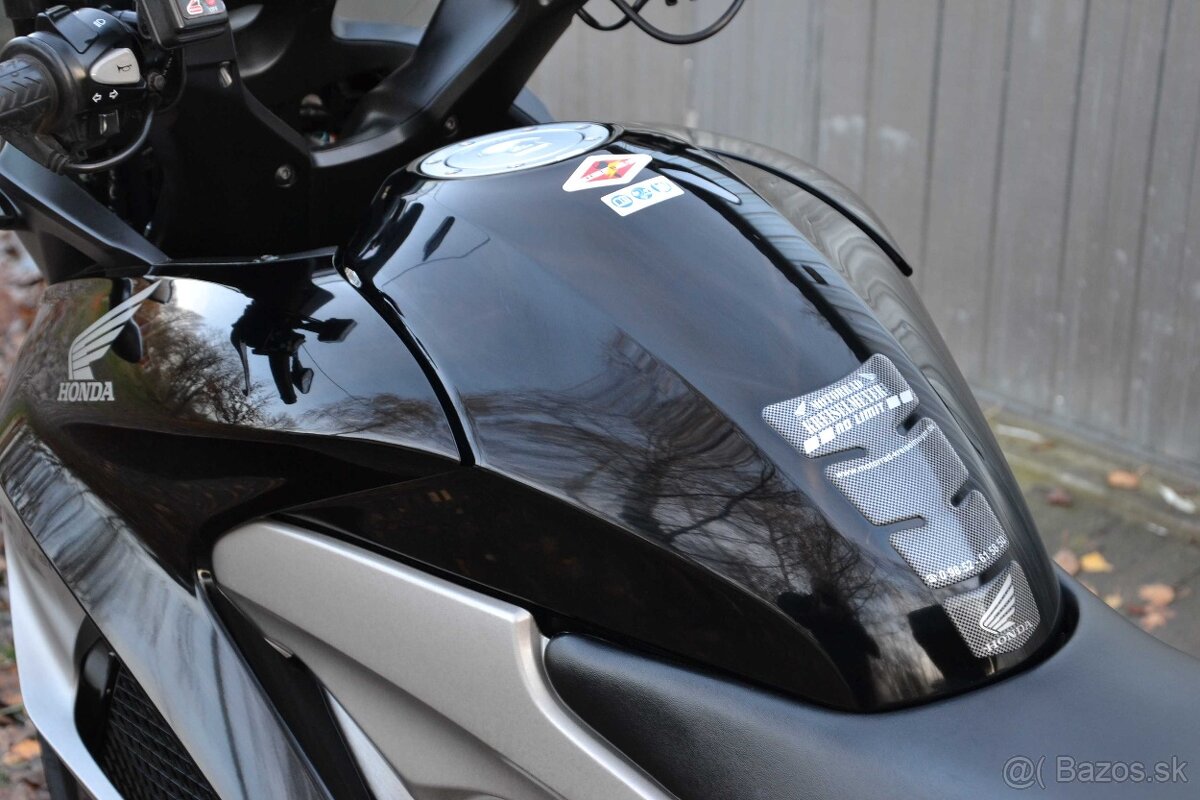 Honda VFR 800X CROSSRUNNER - 6