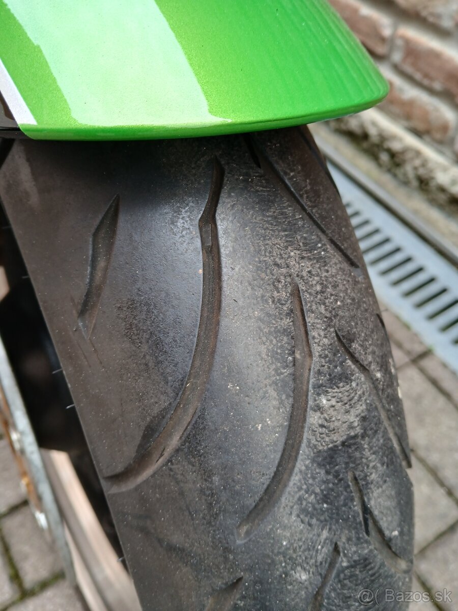 Kawasaki Z1000 - 6