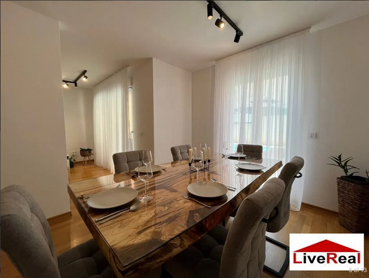 Makarska 3i, centrum, terasa 77m2, súkromný bazén, parking - 6