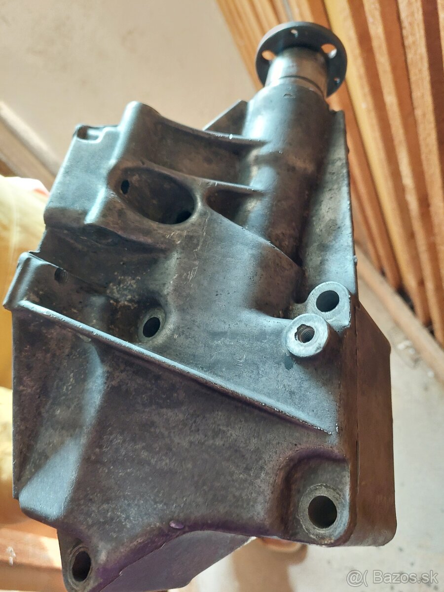 Hlinikovy kryt ložiska ventilátora - 6