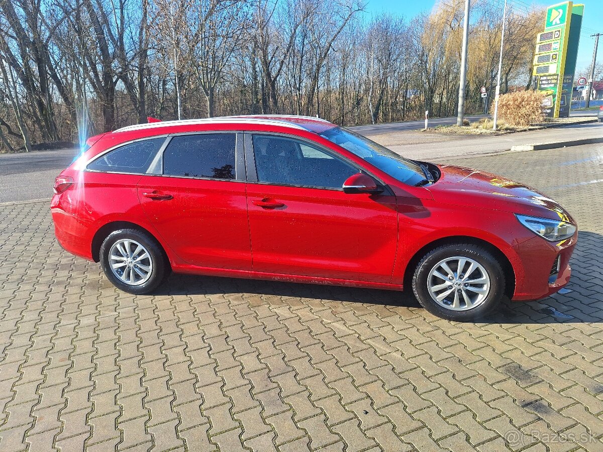 HYUNDAI I30 COMBI 1,4 BENZÍN ROK 2018 - 6