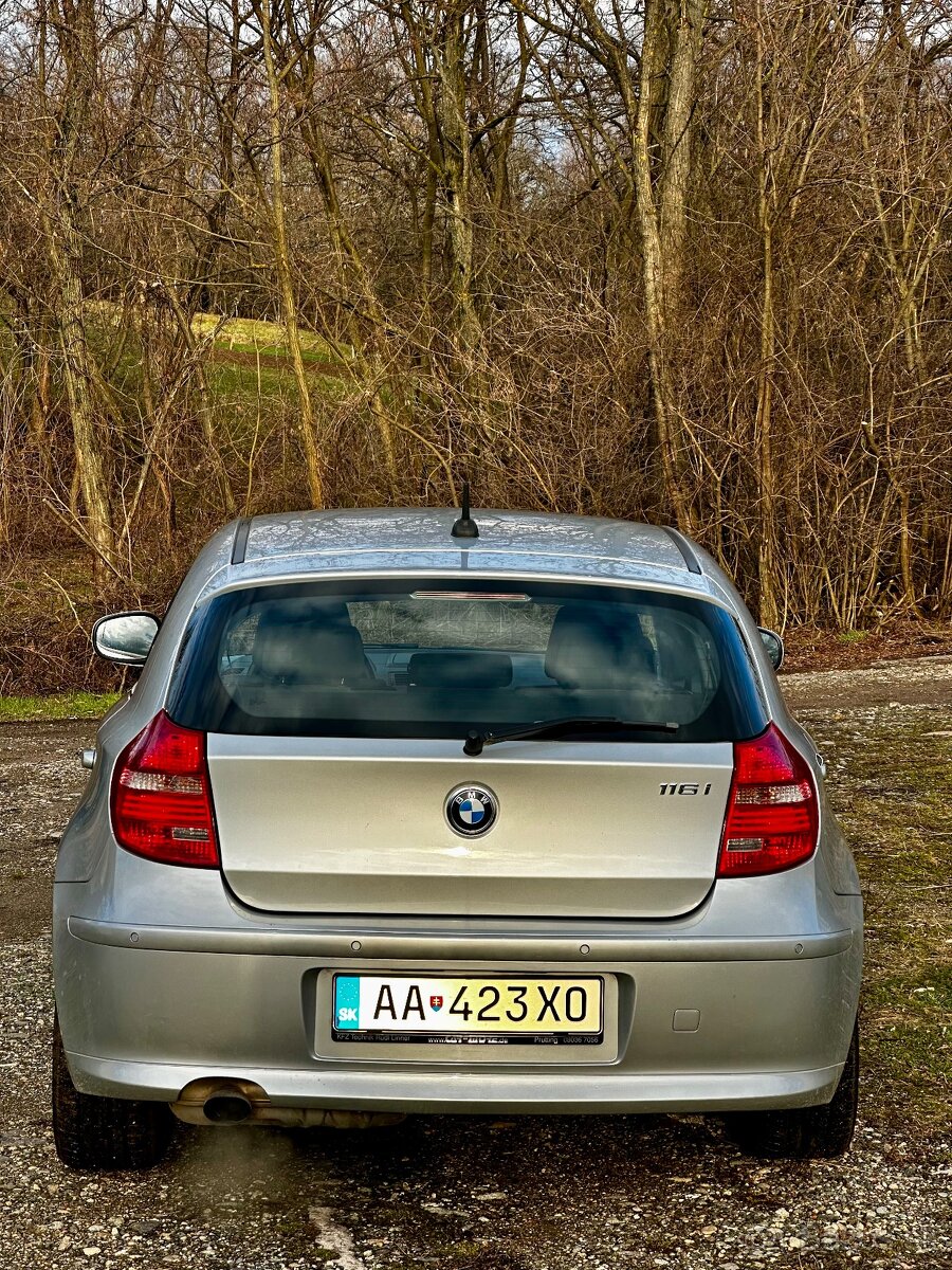 Predám BMW 1 e87 2.0i 90kw 2010 FaceLift - 6