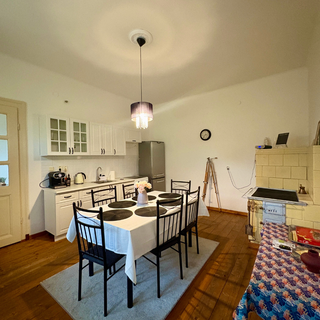 Meštiansky 5 izbový dom v srdci Šiah - 6