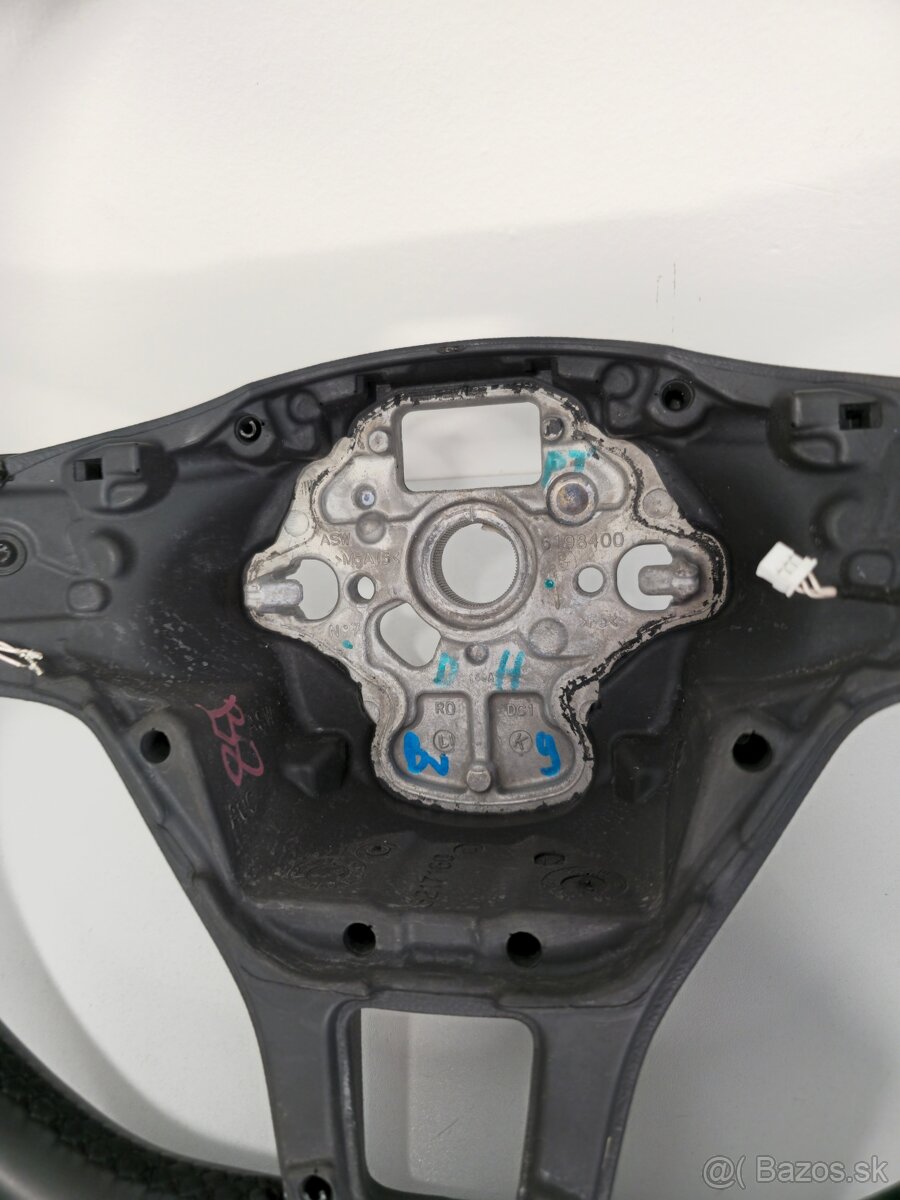 Skosený volant s radením f1 - 6