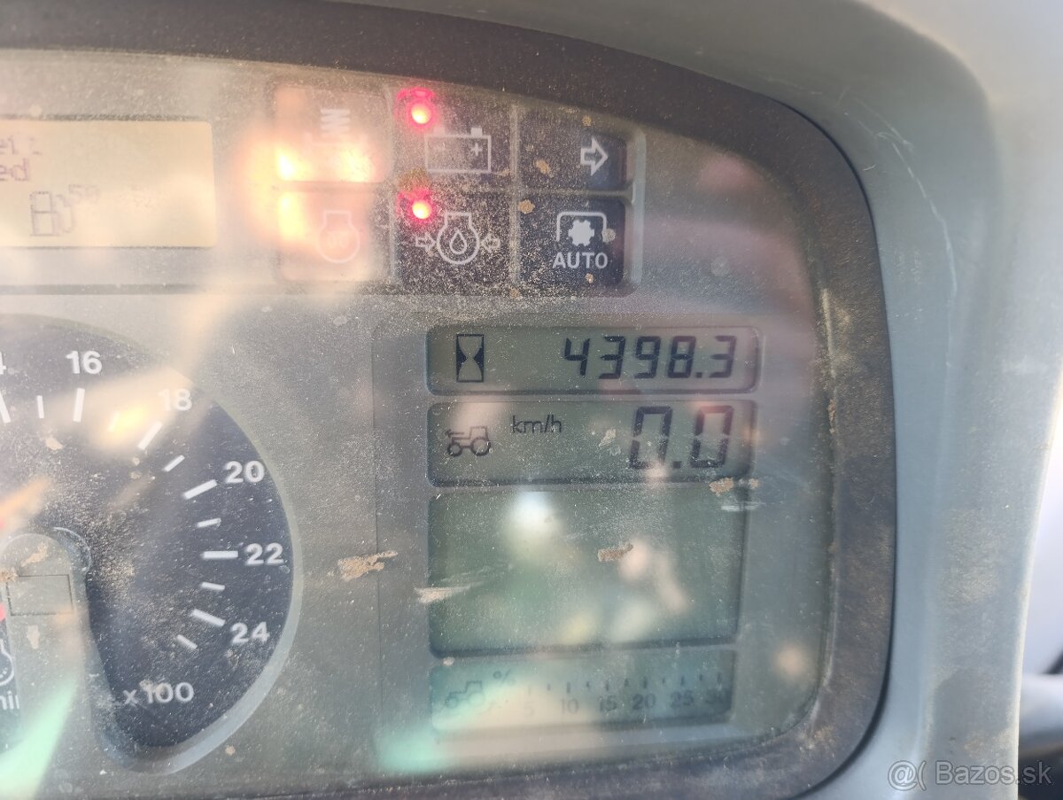 Predám traktor Lamborghoni R8 + štiepkovač heizohack - 6