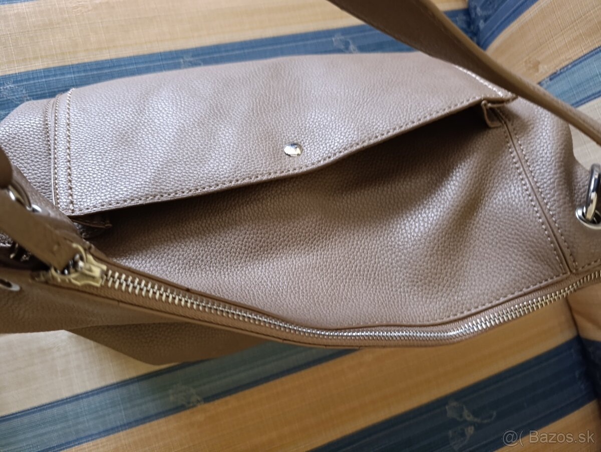 Väčšia kabelka - 6