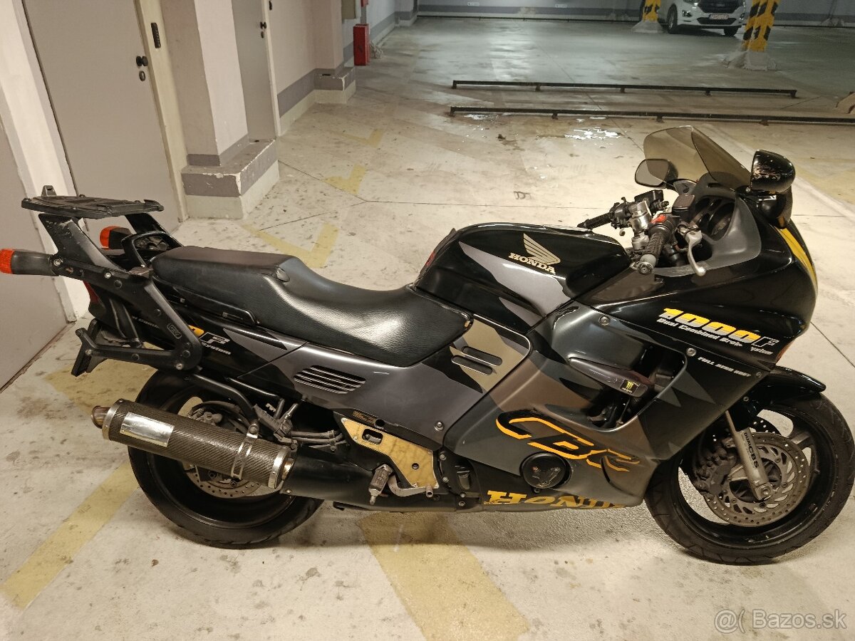 HONDA CBR1000F - 6