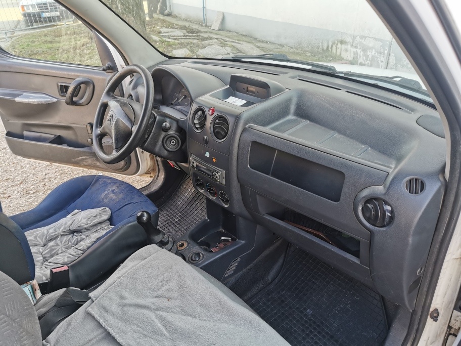 Predám Citroen Berlingo - 6