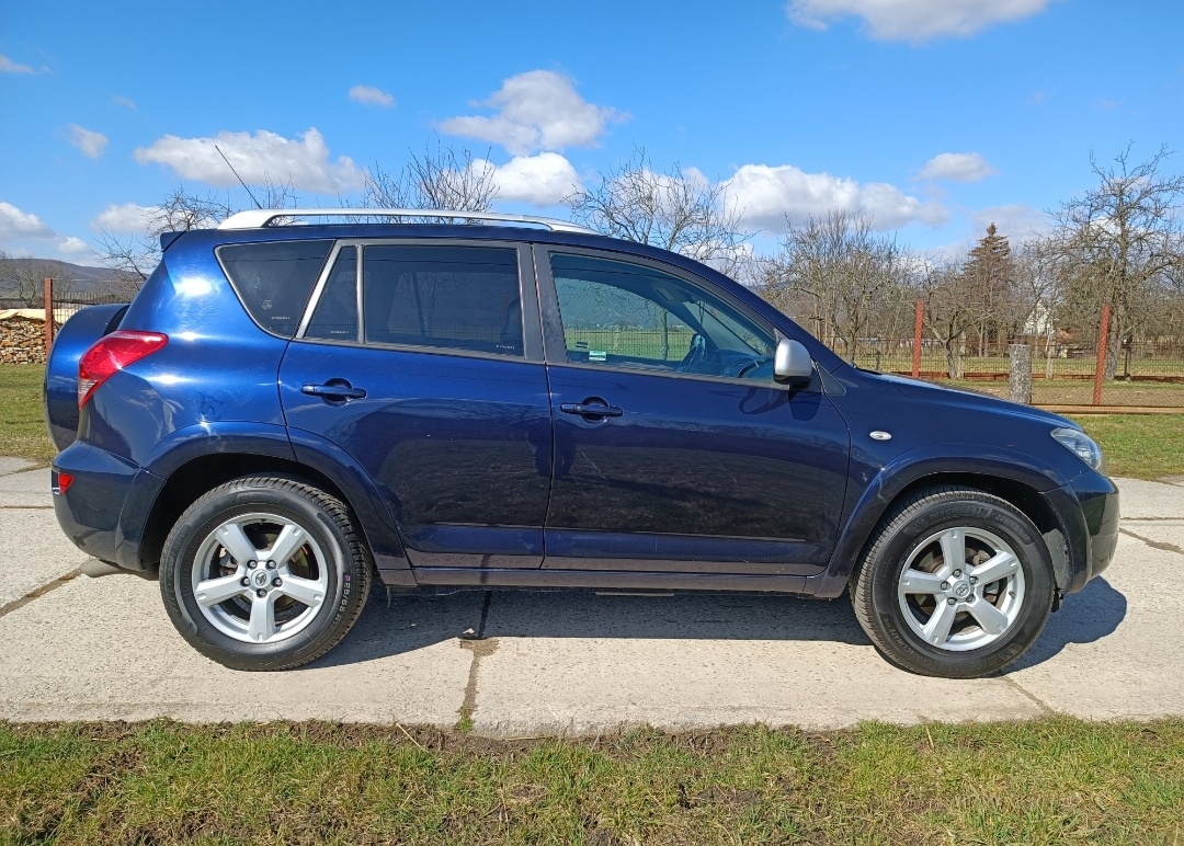 Toyota RAV-4 2,2diesel 4x4 - 6