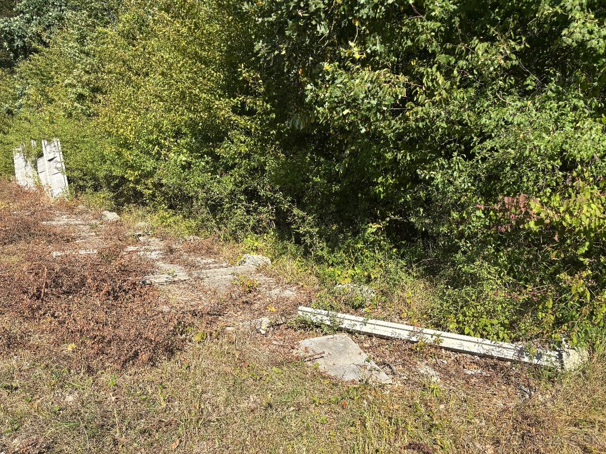 Betónový plot - 22m dlhý, 2m vysoký - 6