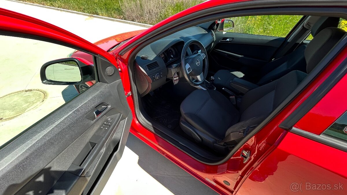 Opel Astra H kombi 1.7 CDTI 81kW - 6