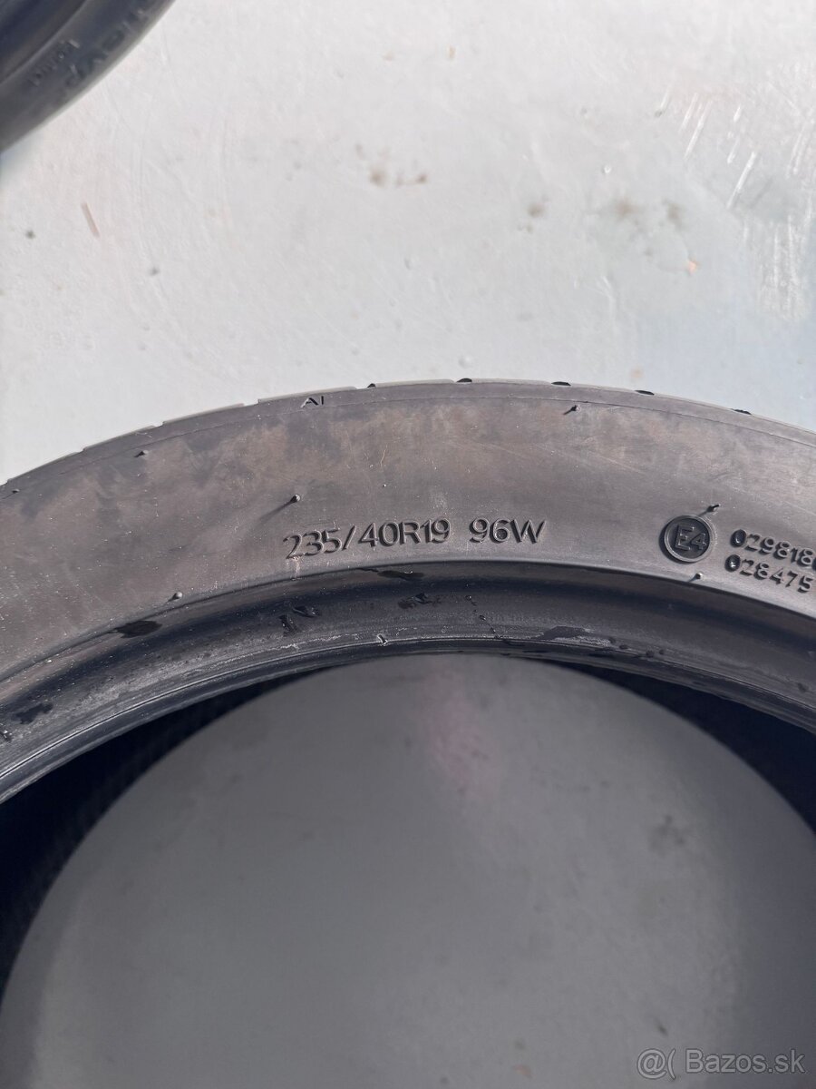 Hankook Ventus S1 evo3 235/40 R19 - 6