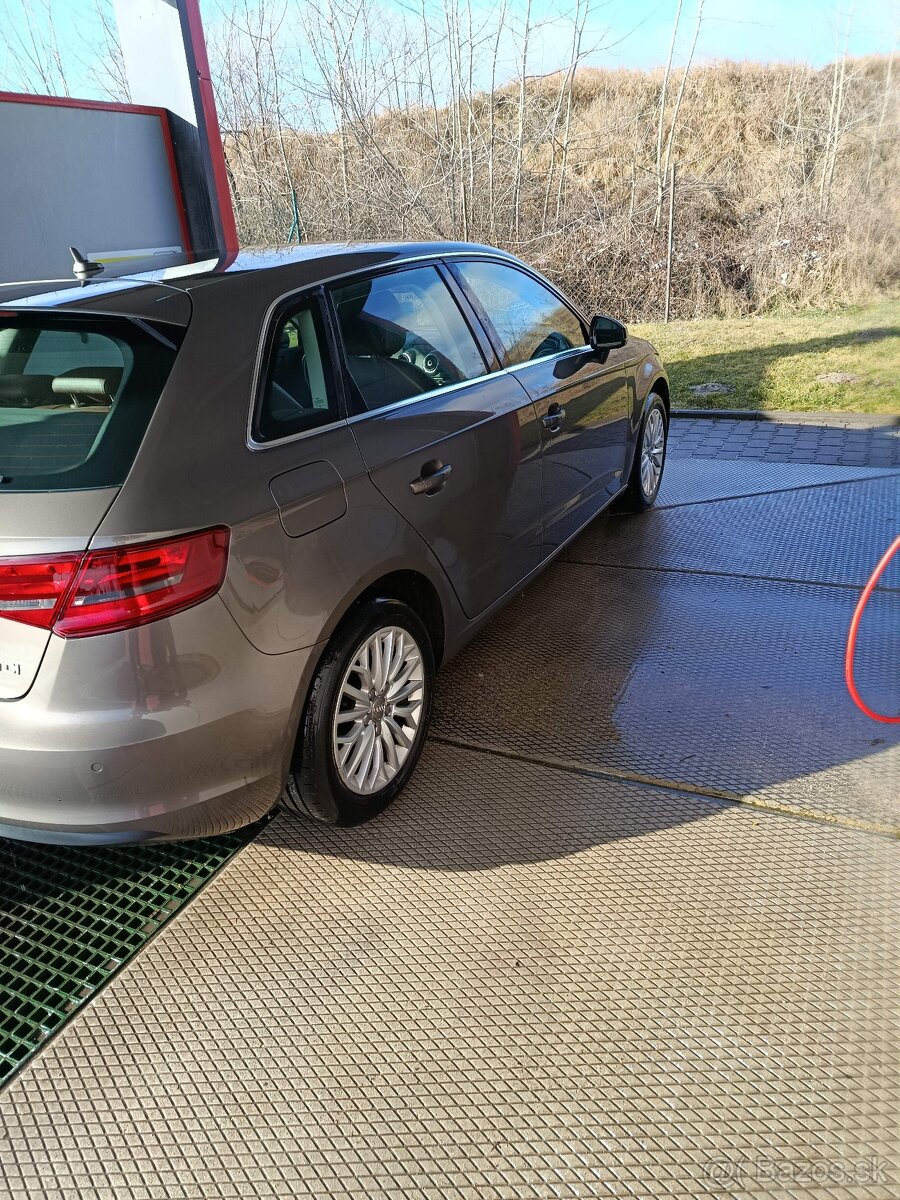 Audi A3 Hatchback 1.6 TDI 77 kW r.v. 2013 - 6