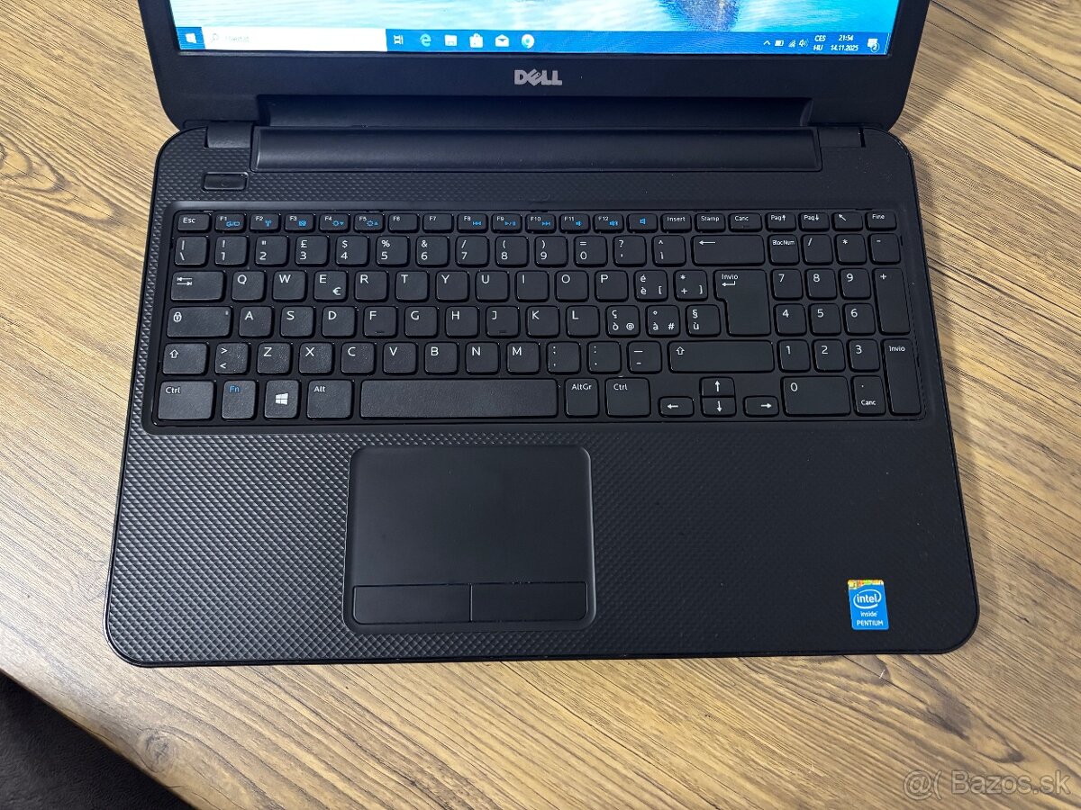 15.6"/Dell Notebook/8GB RAM/500GB SSHD/Intel HD grafika 2GB - 6