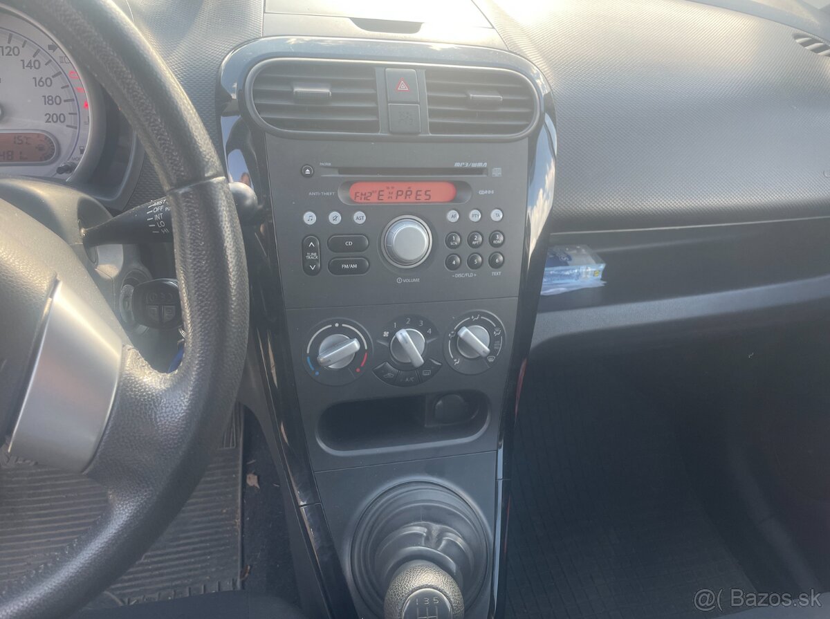 Suzuki SPLASH, 68000km, klima, servisovane, garazovane+PNEU - 6