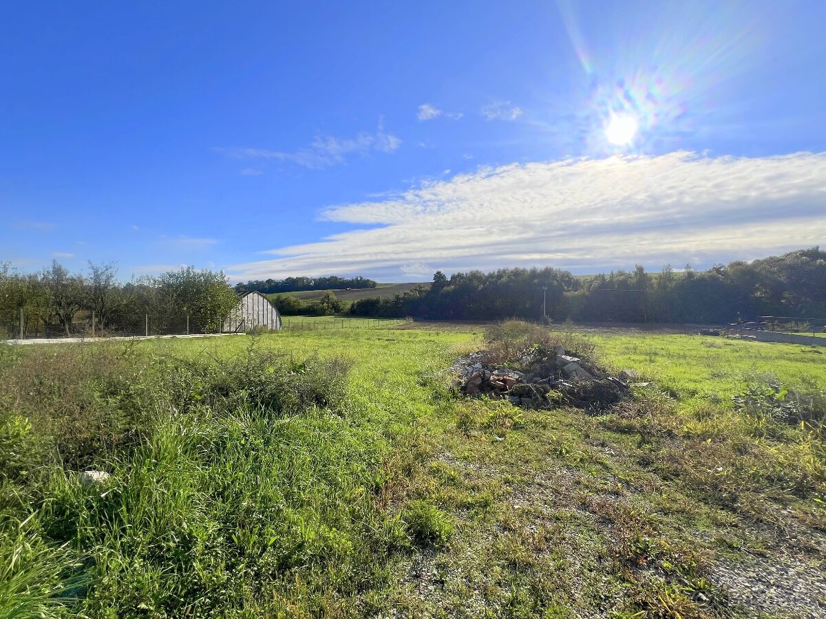 PREDAJ pozemok 556m² Otrhánky - 6