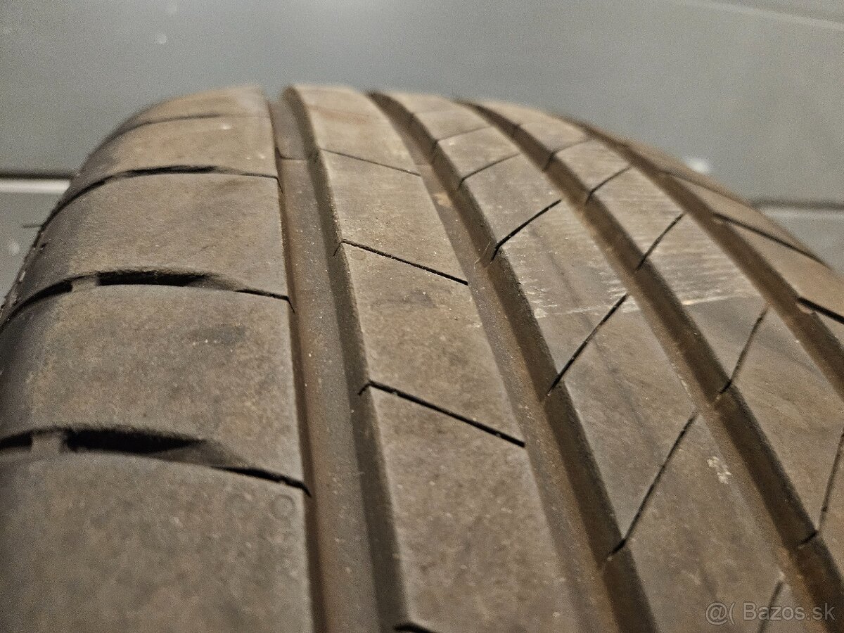 Prakticky nové letné pneumatiky Bridgestone - 235/55 r18 - 6