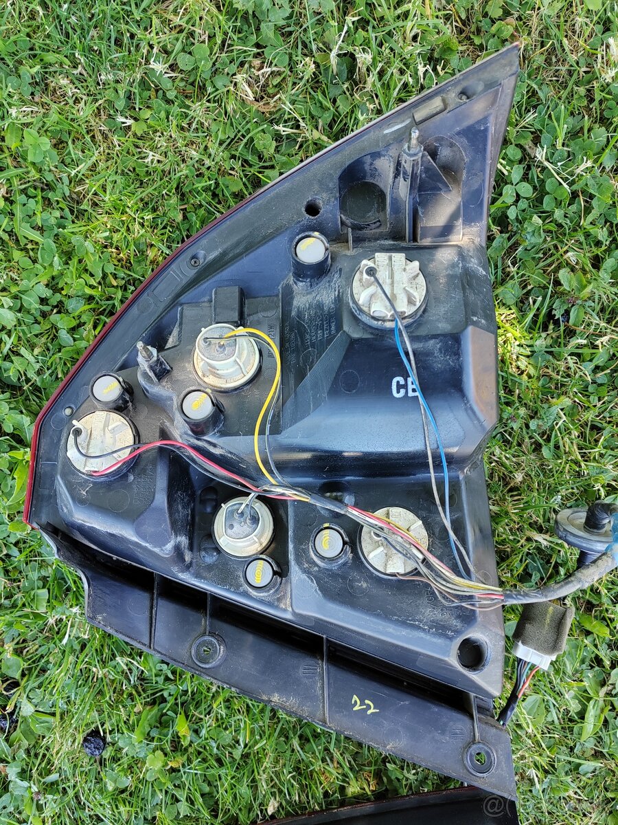 Chevrolet Aveo sedan zadné svetlá - 6