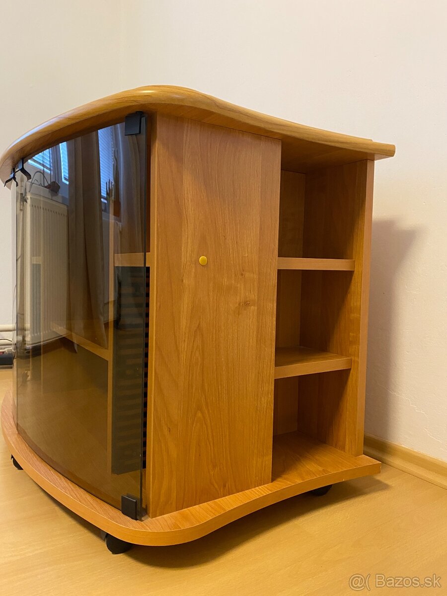 Stolík pod televízor s kolieskami - 6