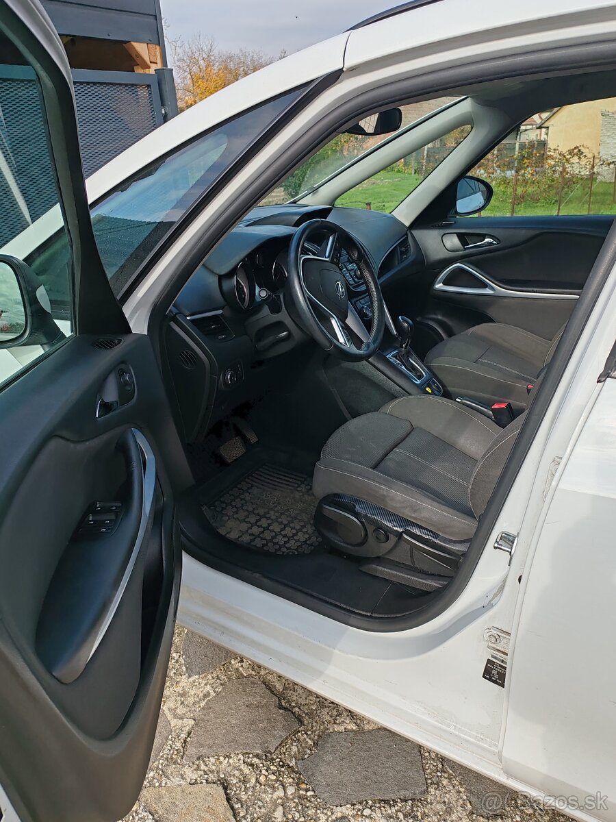 Opel Zafira Tourer 2,0 - 6
