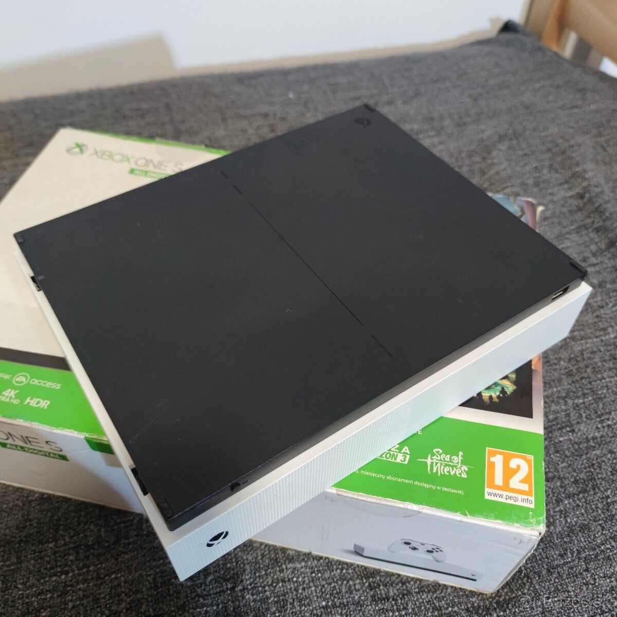 Xbox One S 1TB All Digital - 6