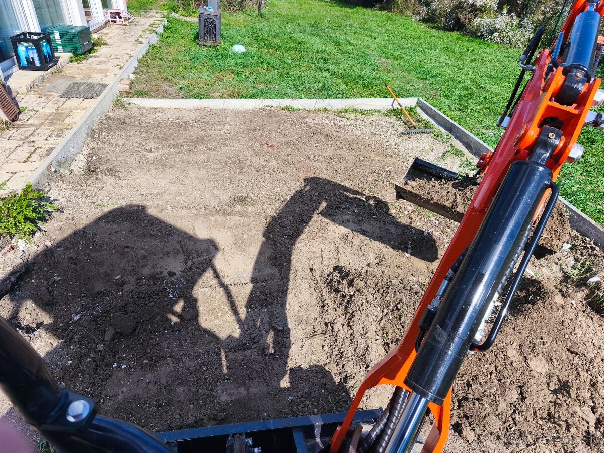 Práca s minibagrom - 6