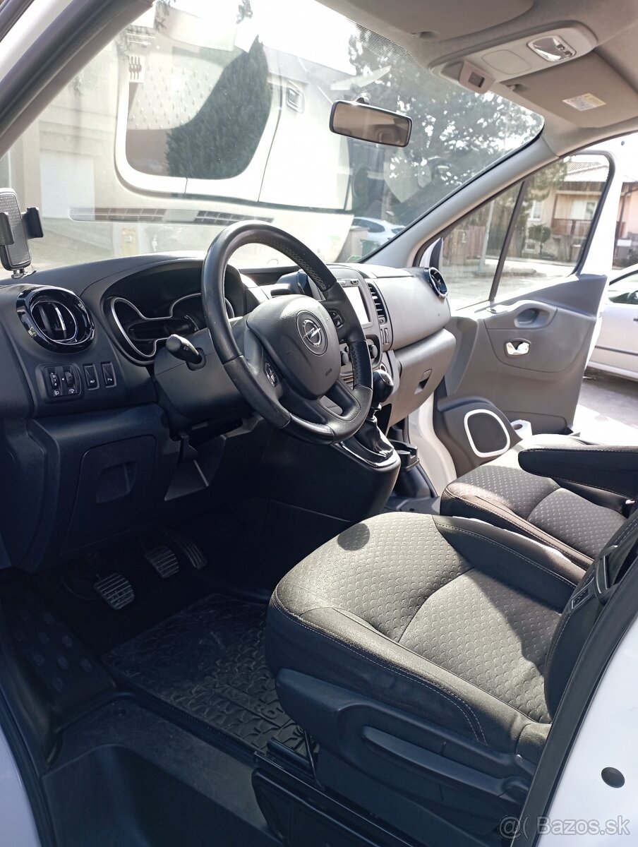 Prenájom 9 miestne auto - 6