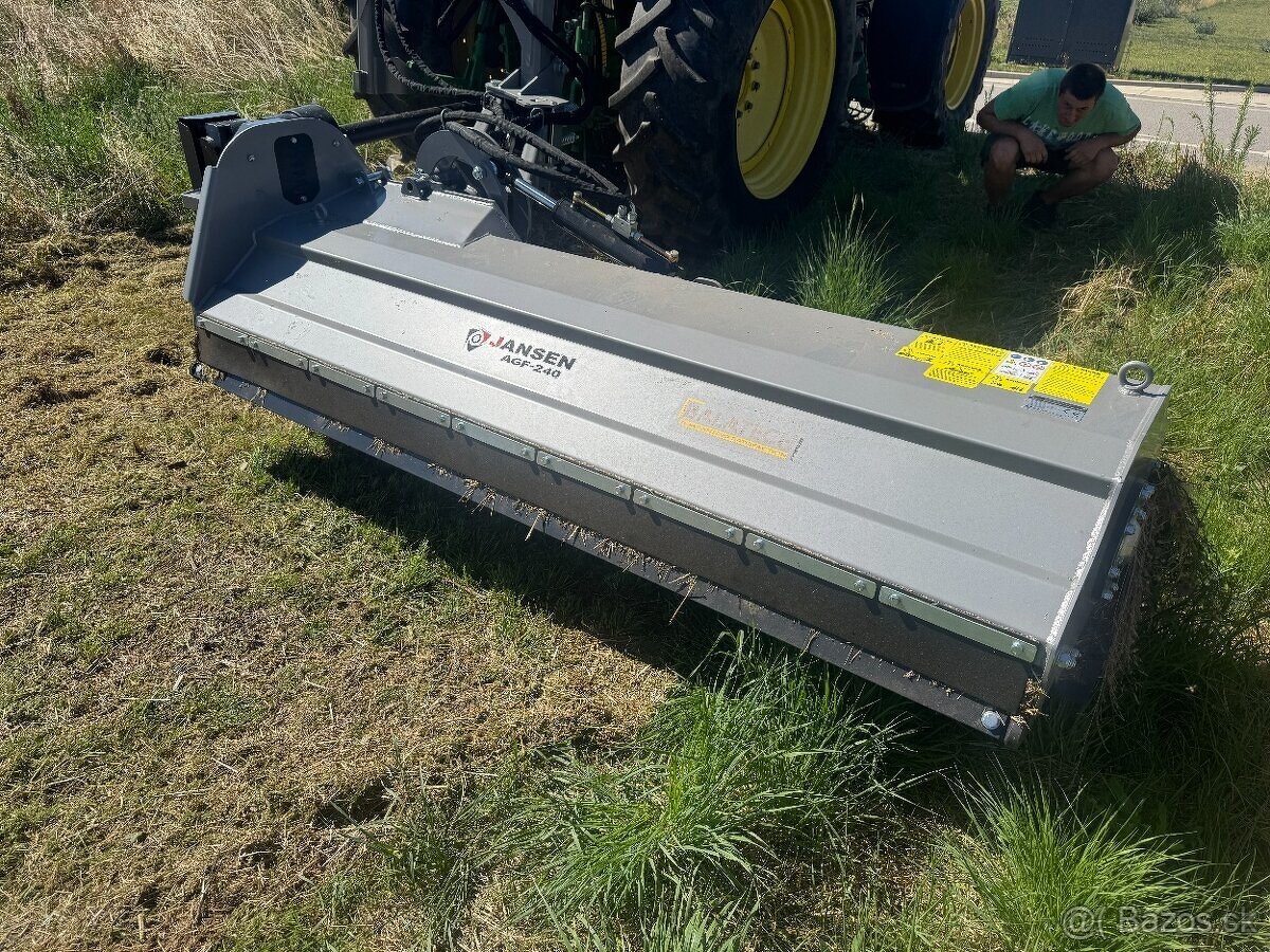 Priekopový mulčovač za traktor so šírkou 240 cm - 6