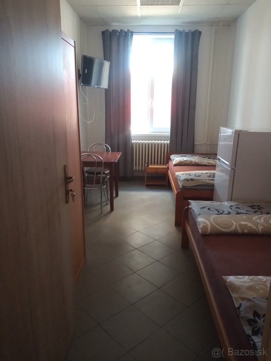 1-izbové ubytovanie Nováky vlastné sociálne zázemie - 6