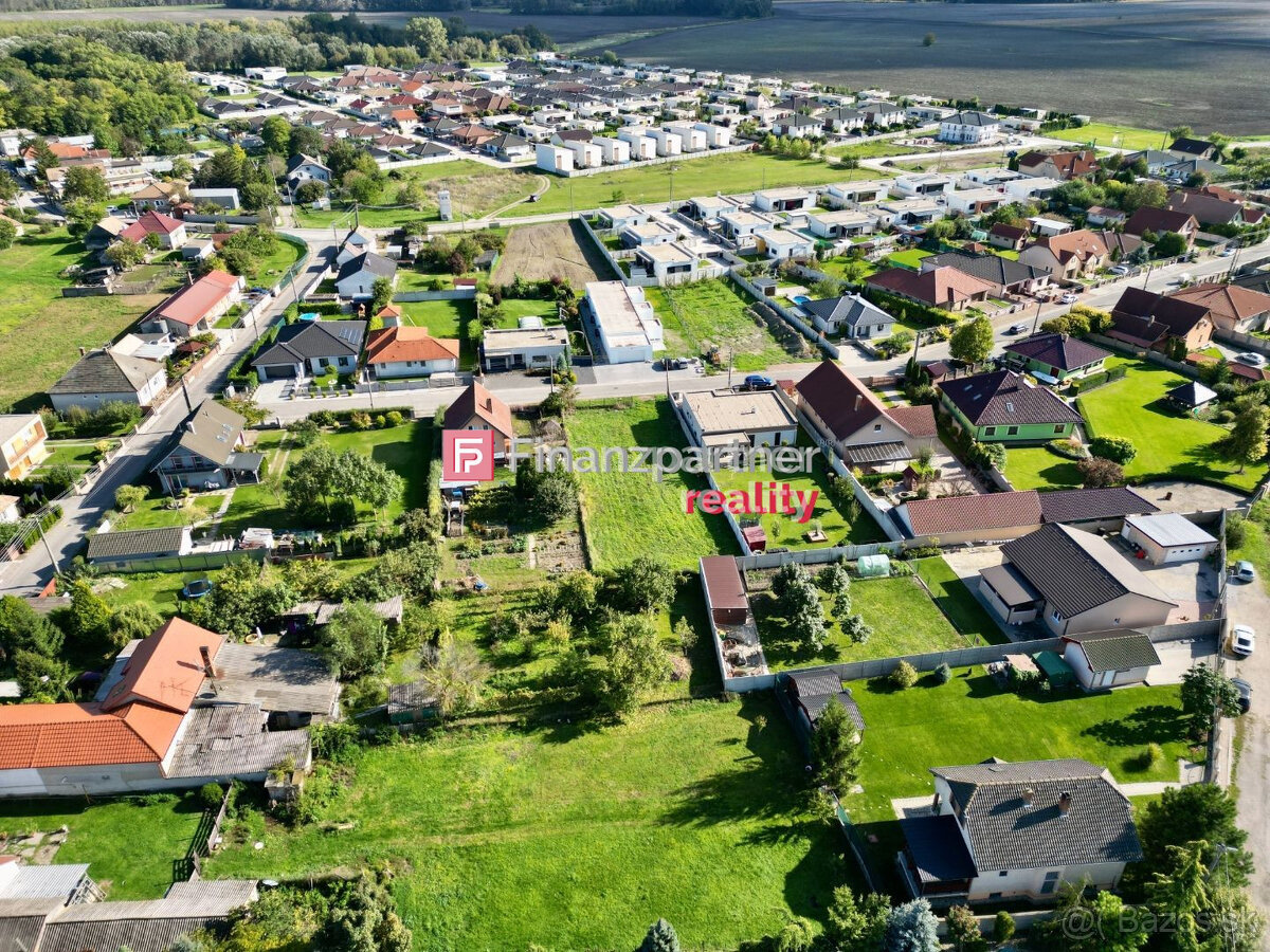 Na predaj stavebný pozemok 883 m2 so stavebným povolením - 6